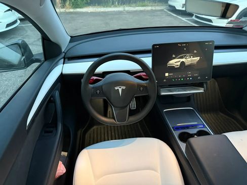 Used 2023 Tesla Model Y Performance AWD/4WD image 10