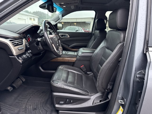 Used 2019 GMC Yukon Denali w/ Denali Ultimate Package AWD/4WD image 16