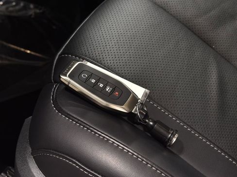 Certified 2025 INFINITI QX60 Luxe w/ Vision Package image 39