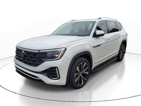 Used 2024 Volkswagen Atlas SEL Premium R-Line AWD/4WD image 3