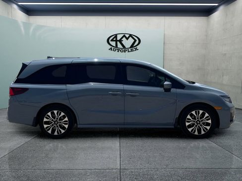 Used 2025 Honda Odyssey Elite image 2