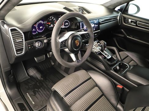 Used 2021 Porsche Cayenne GTS image 15