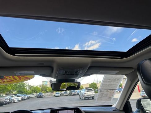 Certified 2020 Toyota Highlander XLE image 25