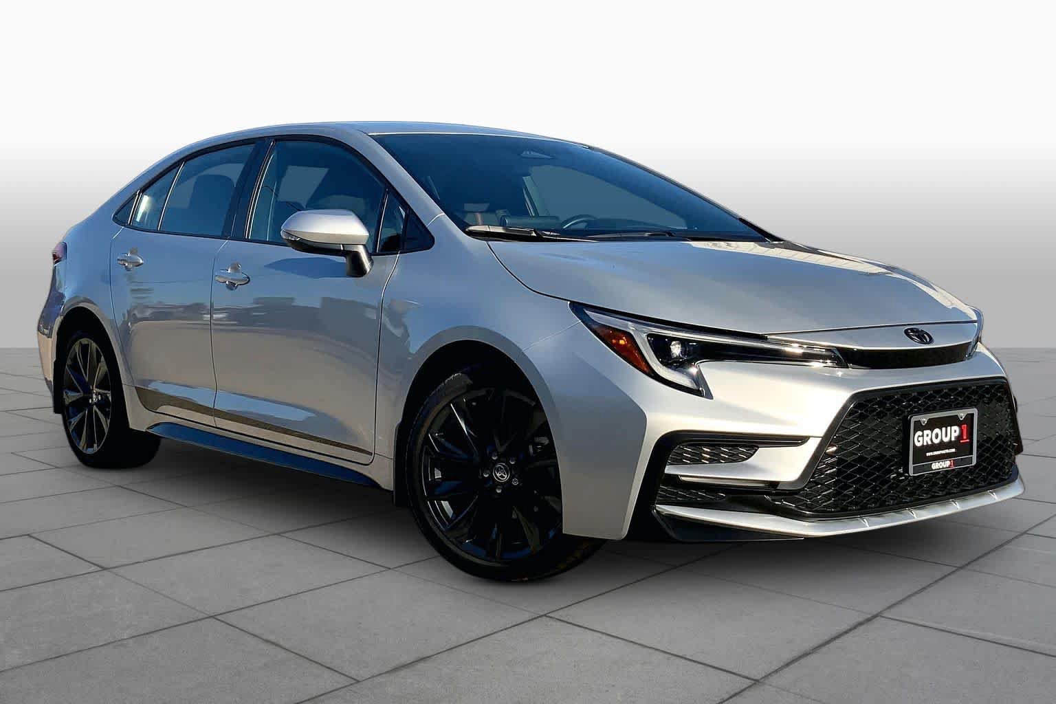 Used 2026 Toyota Corolla SE FWD image 3