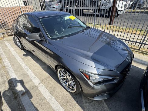 Used 2015 INFINITI Q50 Premium w/ Navigation Package RWD image 2