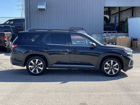 Used 2023 Honda Pilot Elite image 3