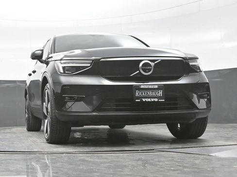 Used 2023 Volvo C40 P8 Recharge Ultimate image 17