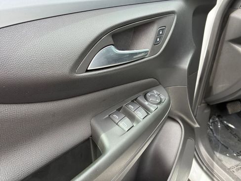 Used 2025 Buick Envista Sport Touring FWD image 18
