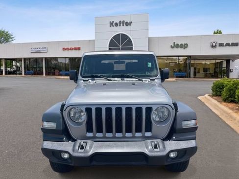 Used 2018 Jeep Wrangler Sport AWD/4WD image 3