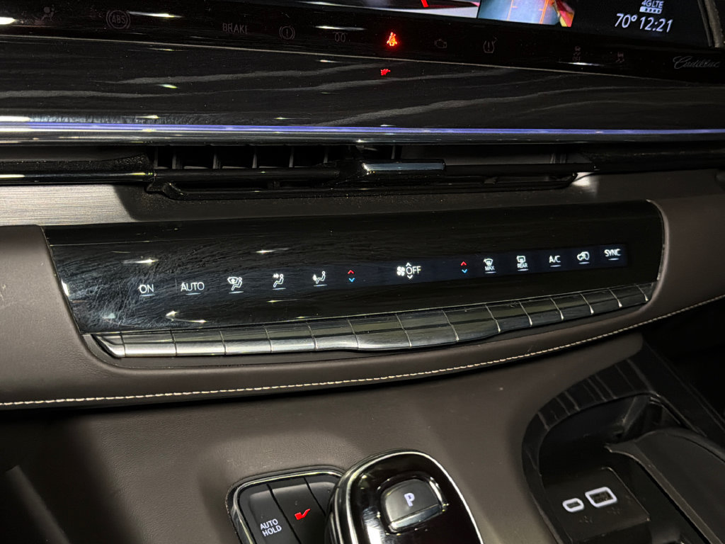 Used 2024 Cadillac Escalade ESV V AWD/4WD image 37