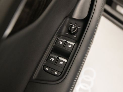Used 2023 Audi Q8 Prestige AWD/4WD image 14