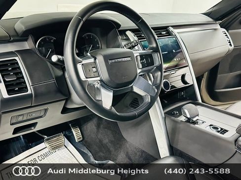 Used 2023 Land Rover Discovery S R-Dynamic image 10