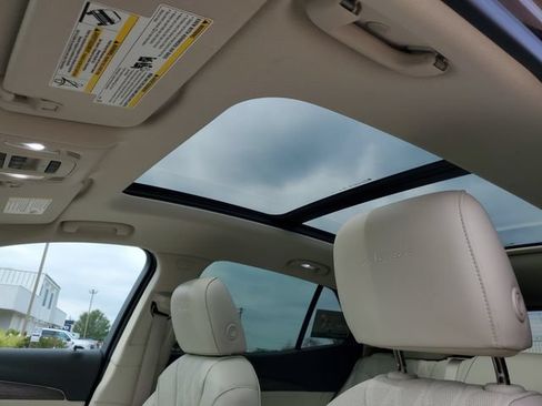 Used 2023 Buick Envision Avenir AWD/4WD image 13