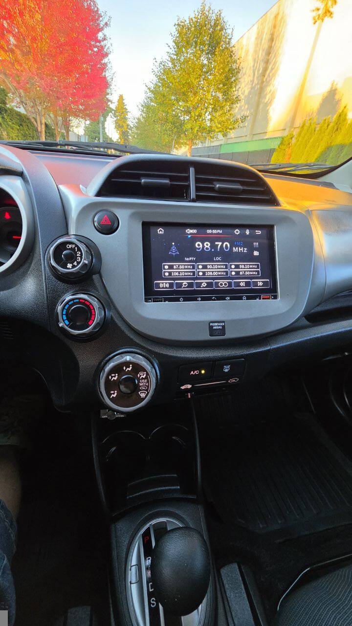 Used 2009 Honda Fit Sport image 13