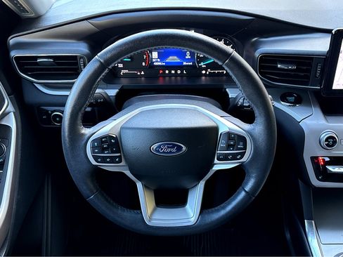 Used 2023 Ford Explorer XLT w/ Equipment Group 202A image 15