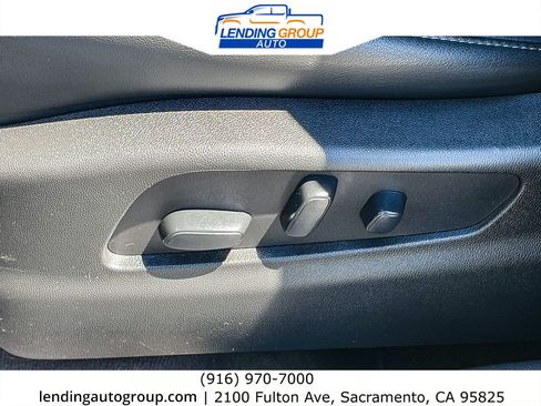 Used 2020 Cadillac XT4 Premium Luxury w/ Cold Weather Package FWD image 20