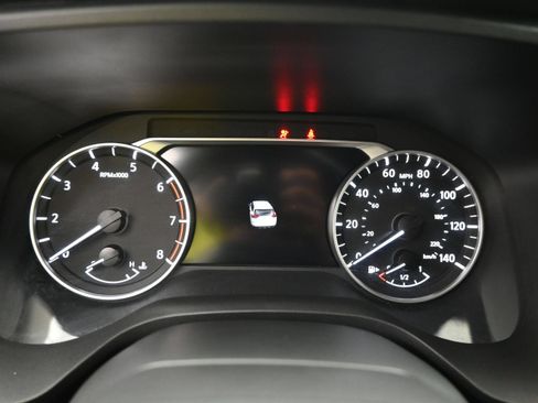 Used 2025 Nissan Rogue SV FWD image 14