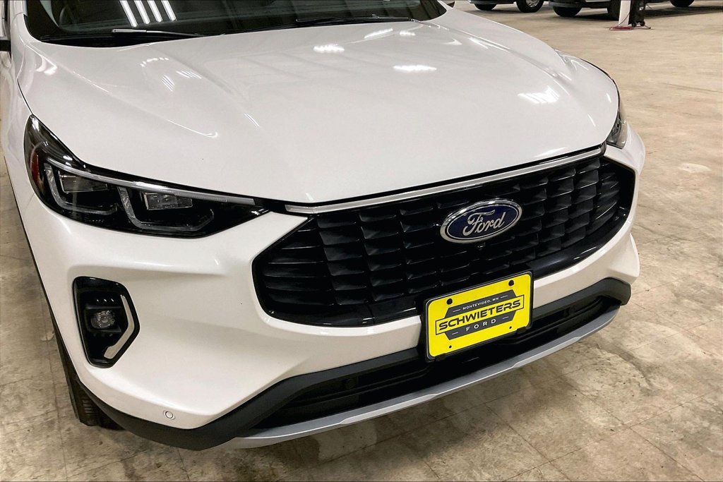 Certified 2023 Ford Escape Platinum w/ Premium Technology Package AWD/4WD image 29