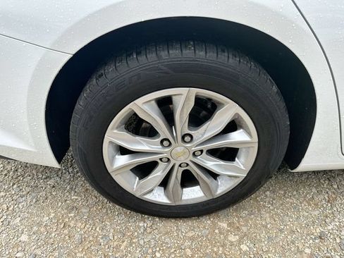 Used 2020 Chevrolet Malibu LT FWD image 45