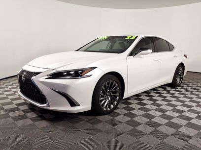 Used 2025 Lexus ES 300h w/ Luxury Package