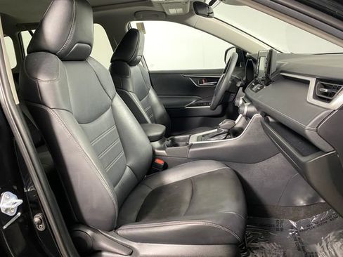 Used 2021 Toyota RAV4 XLE Premium AWD/4WD image 8