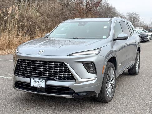 Used 2025 Buick Enclave Avenir w/ LPO, Floor Liner Package image 3