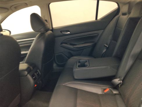 Used 2023 Nissan Altima 2.0 SR FWD image 18