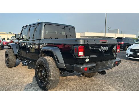 Used 2021 Jeep Gladiator Overland w/ Popular Equipment Package AWD/4WD image 3