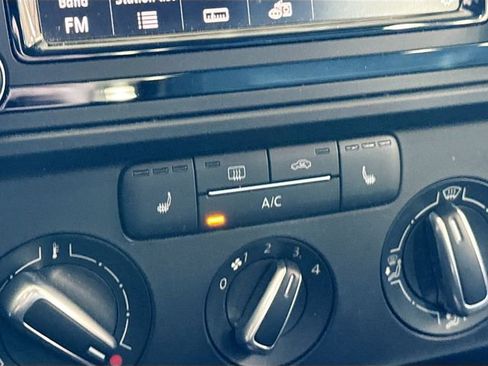 Used 2018 Volkswagen Jetta SE FWD image 19