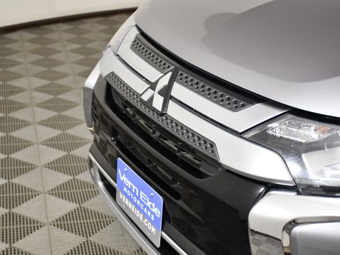 Used 2020 Mitsubishi Outlander SEL AWD/4WD image 11