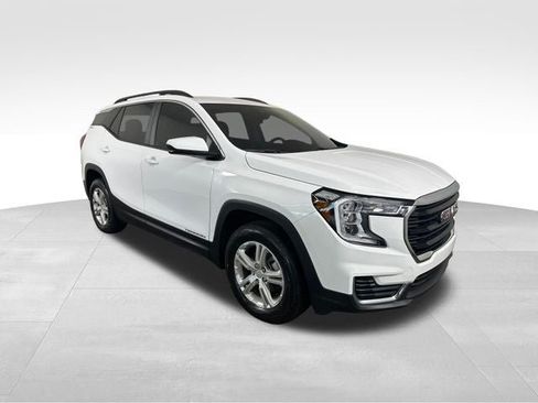Used 2024 GMC Terrain SLE w/ Driver Convenience Package AWD/4WD image 8