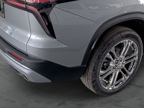 New 2026 Chevrolet Traverse LT image 13