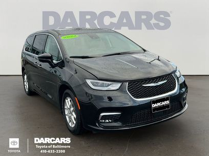 Used 2024 Chrysler Pacifica Touring-L