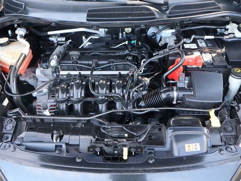 Used 2013 Ford Fiesta SE FWD image 38