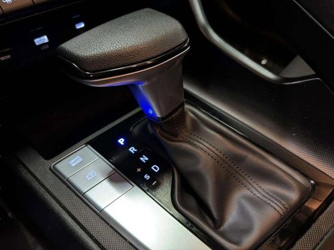 Used 2024 Hyundai Elantra SEL image 32