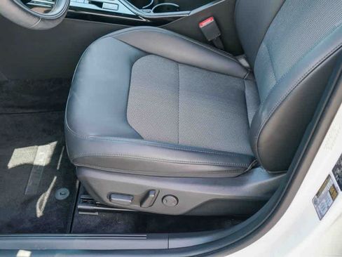 Certified 2023 Kia Niro EX FWD image 20