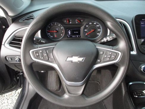 Used 2022 Chevrolet Malibu LT image 16