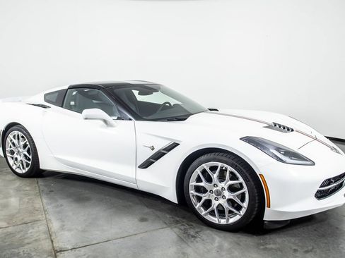 Used 2017 Chevrolet Corvette Stingray Coupe RWD image 19