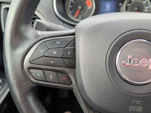 Used 2019 Jeep Cherokee Trailhawk w/ Cold Weather Group image 21