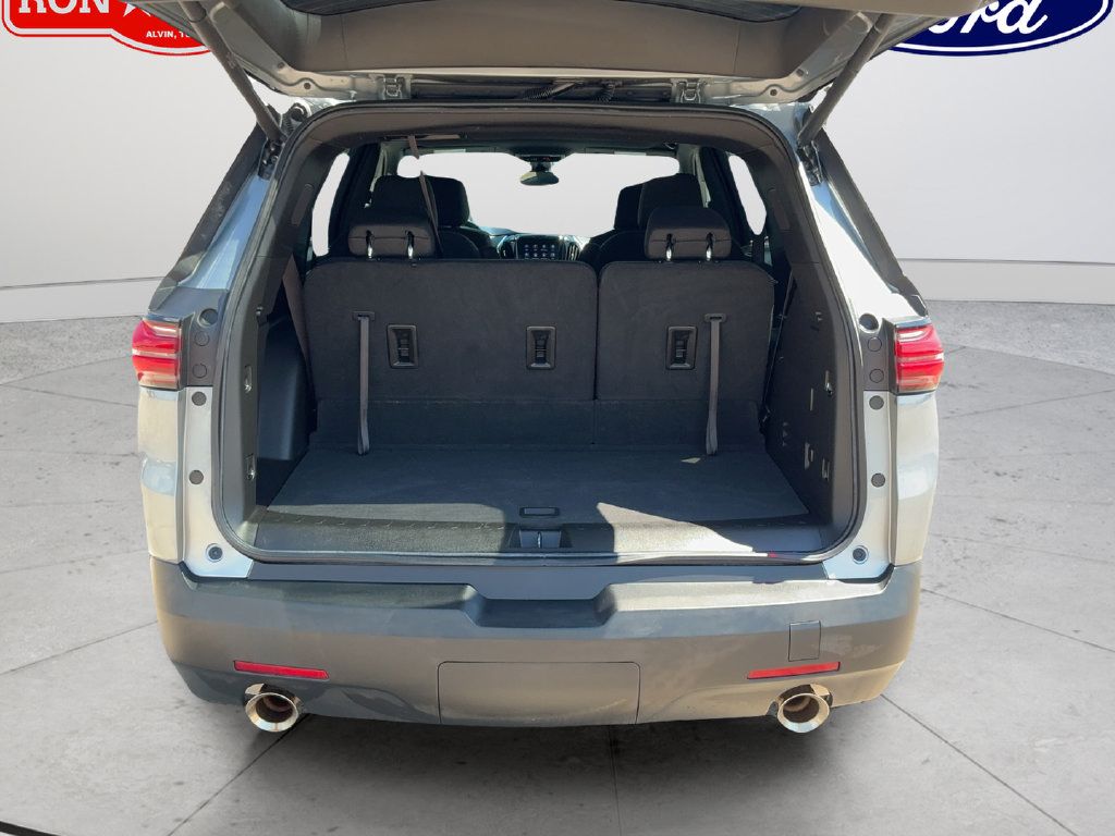 Used 2023 Chevrolet Traverse LT FWD image 21