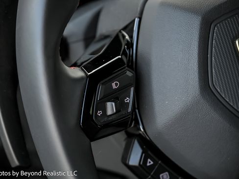 Used 2021 Lamborghini Huracan EVO image 27