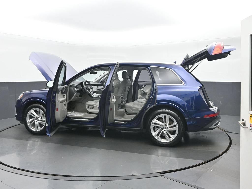 Used 2020 Audi Q7 3.0T Prestige w/ Prestige Package AWD/4WD image 42