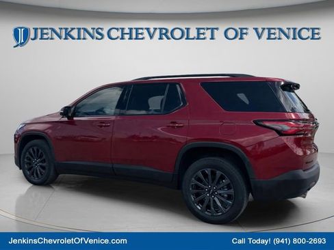 Used 2023 Chevrolet Traverse RS FWD image 8