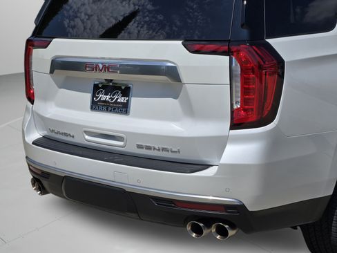 Used 2024 GMC Yukon Denali RWD image 41