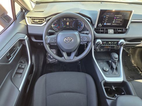 Used 2024 Toyota RAV4 LE AWD/4WD image 11
