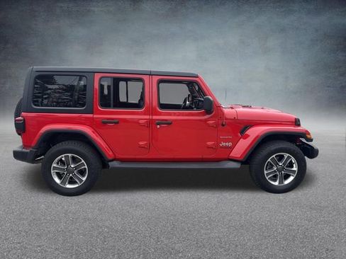 Used 2019 Jeep Wrangler Unlimited Sahara AWD/4WD image 5
