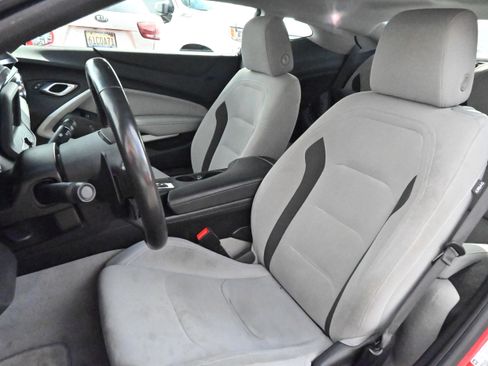 Used 2023 Chevrolet Camaro LT image 7