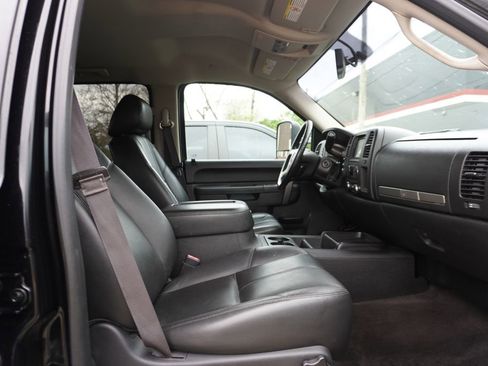 Used 2014 GMC Sierra 2500 SLE w/ SLE Preferred Package image 9