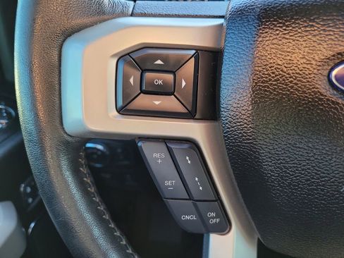 Used 2018 Ford F150 Lariat w/ Equipment Group 502A Luxury image 30