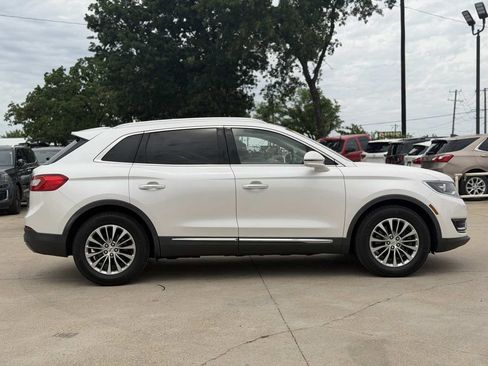 Used 2017 Lincoln MKX Select w/ Select Plus Package FWD image 5